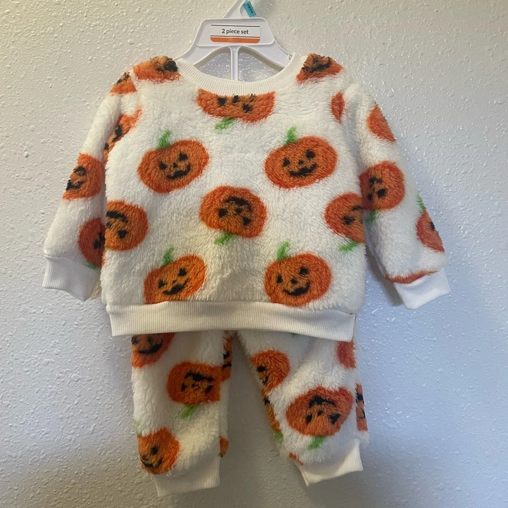 Halloween Pumpkins Baby 6 Month Set - Picture 1 of 3